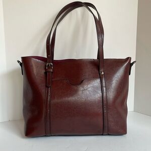 Leather rich merlot multiple pocket tote bag